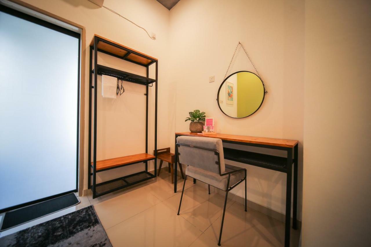The Best Hotel In Bayan Lepas - The Lov Penang Εξωτερικό φωτογραφία