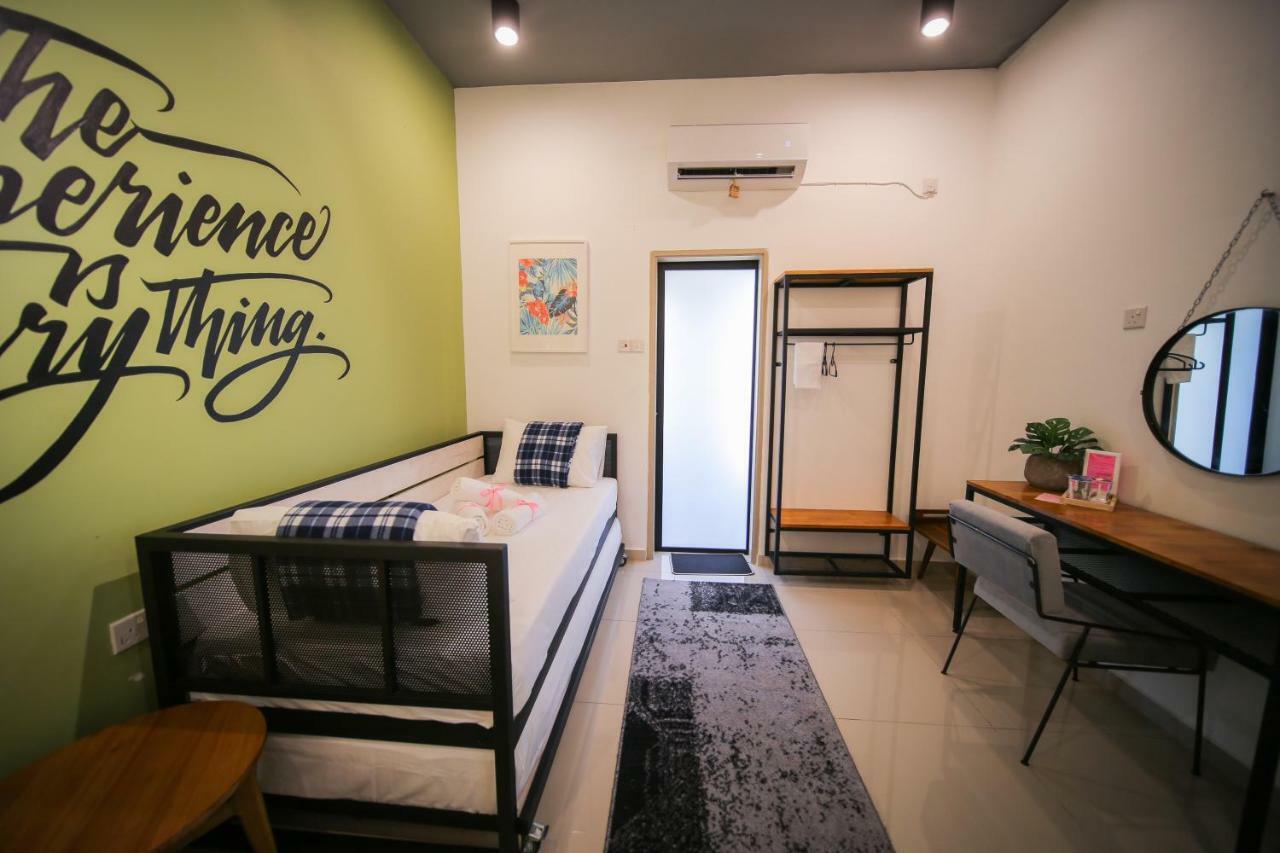 The Best Hotel In Bayan Lepas - The Lov Penang Εξωτερικό φωτογραφία